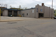1517 W PIERCE ST, a Astylistic Utilitarian Building industrial building, built in Milwaukee, Wisconsin in .