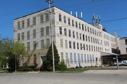 3108-3110 W MEINECKE AVE, a Commercial Vernacular industrial bldg/manufacturing facility, built in Milwaukee, Wisconsin in 1900.