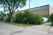 5300 33rd Street, a Astylistic Utilitarian Building industrial bldg/manufacturing facility, built in Milwaukee, Wisconsin in 1912.