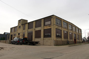 825 W CLEVELAND AVE, a Astylistic Utilitarian Building industrial bldg/manufacturing facility, built in Milwaukee, Wisconsin in 1910.