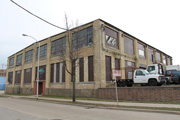 825 W CLEVELAND AVE, a Astylistic Utilitarian Building industrial bldg/manufacturing facility, built in Milwaukee, Wisconsin in 1910.