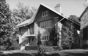 2001 JEFFERSON ST, a Prairie School house, built in Madison, Wisconsin in 1913.