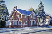 334 JEFFERSON AVE, a Prairie School house, built in Janesville, Wisconsin in 1921.