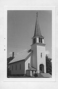 NW CNR OF US HIGHWAY 8 AND HIGH ST, a Early Gothic Revival house of worship, built in Catawba, Wisconsin in 1905.