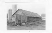 E SIDE OF RIVER RD .75 MI N OF STATE HIGHWAY 8, a Astylistic Utilitarian Building barn, built in Knox, Wisconsin in 1930.