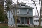 618 NEW YORK AVE, a American Foursquare house, built in Oshkosh, Wisconsin in 1910.
