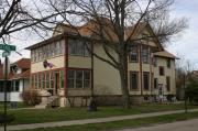 330 E IRVING AVE, a Queen Anne house, built in Oshkosh, Wisconsin in 1905.
