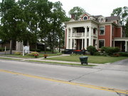 1975 RIVERSIDE AVE, a Neoclassical/Beaux Arts house, built in Marinette, Wisconsin in 1910.