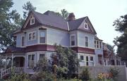 201 S VINE AVE, a Queen Anne house, built in Marshfield, Wisconsin in 1897.