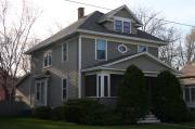 521 MADISON ST 521 MADISON ST, a American Foursquare house, built in Oshkosh, Wisconsin in 1910.
