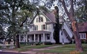 212 S VINE AVE, a Queen Anne house, built in Marshfield, Wisconsin in 1911.