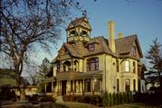 511 E WALWORTH AVE, a Queen Anne house, built in Delavan, Wisconsin in 1884.