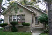 800 PARK AVE, a Bungalow house, built in South Milwaukee, Wisconsin in 1930.