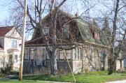 1302 ELMWOOD AVE, a Dutch Colonial Revival house, built in Oshkosh, Wisconsin in 1915.