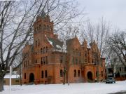 904 3RD ST, a Romanesque Revival courthouse, built in Hudson, Wisconsin in 1900.