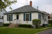 1114 W 6TH AVE, a One Story Cube house, built in Oshkosh, Wisconsin in 1900.