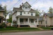 322 W SOUTH PARK AVE, a Colonial Revival/Georgian Revival house, built in Oshkosh, Wisconsin in 1904.