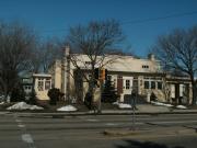 616 - 618 DOUSMAN ST, a Craftsman house, built in Green Bay, Wisconsin in 1909.