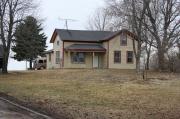 907 S MAIN ST, a Gabled Ell house, built in Cedar Grove, Wisconsin in 1870.