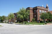 2200 EAST CAPITOL DRIVE, a Neoclassical/Beaux Arts elementary, middle, jr.high, or high, built in Shorewood, Wisconsin in 1914.