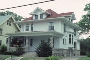 636 MILWAUKEE RD, a American Foursquare house, built in Beloit, Wisconsin in 1906.
