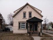 1000 DOUSMAN ST, a Front Gabled duplex/two-flat, built in Green Bay, Wisconsin in 1902.