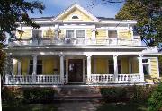 201 8TH ST, a Neoclassical/Beaux Arts house, built in Baraboo, Wisconsin in 1900.