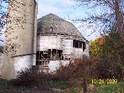 2605 W COLLEY RD, a Astylistic Utilitarian Building centric barn, built in Beloit, Wisconsin in 1911.