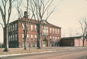 310 STUNTZ AVE, a Neoclassical/Beaux Arts elementary, middle, jr.high, or high, built in Ashland, Wisconsin in 1900.