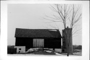 3--- KUNESH N RD/COUNTY HIGHWAY U, a Astylistic Utilitarian Building barn, built in Pittsfield, Wisconsin in 1890.