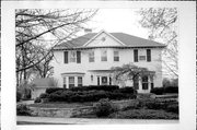 1012 FOX RIVER DR, a Colonial Revival/Georgian Revival house, built in De Pere, Wisconsin in 1909.