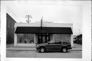 610 GEORGE ST, a Commercial Vernacular grocery store/supermarket, built in De Pere, Wisconsin in 1936.