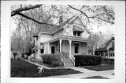 511 N MICHIGAN ST, a Queen Anne house, built in De Pere, Wisconsin in 1897.