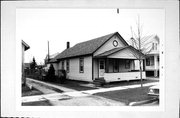 511 5TH ST, a Front Gabled house, built in Green Bay, Wisconsin in 1900.