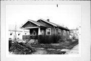 709 13TH AVE, a Bungalow house, built in Green Bay, Wisconsin in 1915.
