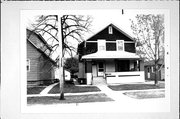 146 N ASHLAND AVE, a Craftsman house, built in Green Bay, Wisconsin in 1910.