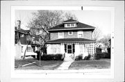 815 S ASHLAND AVE, a American Foursquare house, built in Green Bay, Wisconsin in 1900.