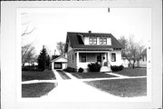 818 BOND ST, a Bungalow house, built in Green Bay, Wisconsin in 1925.