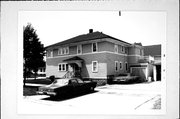 701 N CHESTNUT AVE, a Craftsman apartment/condominium, built in Green Bay, Wisconsin in 1928.