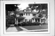 1033-1035 S CLAY ST, a American Foursquare duplex/two-flat, built in Green Bay, Wisconsin in 1928.