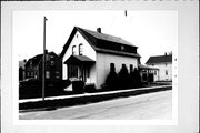 1000 DOUSMAN ST, a Front Gabled duplex/two-flat, built in Green Bay, Wisconsin in 1902.