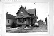 1020 HARVEY ST, a Queen Anne house, built in Green Bay, Wisconsin in 1900.