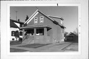 915 S IRWIN AVE, a Front Gabled house, built in Green Bay, Wisconsin in 1923.