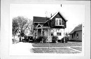 509 S MAPLE AVE, a Queen Anne house, built in Green Bay, Wisconsin in 1890.