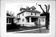 613 MELROSE AVE, a American Foursquare house, built in Green Bay, Wisconsin in 1914.