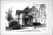 315 N OAKLAND AVE, a Queen Anne house, built in Green Bay, Wisconsin in 1895.