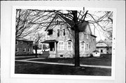 301-303 S OAKLAND AVE, a Queen Anne duplex/two-flat, built in Green Bay, Wisconsin in 1896.