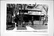 892 SCHOOL PLACE, a American Foursquare house, built in Green Bay, Wisconsin in 1930.