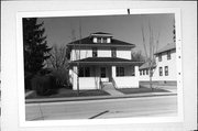 1125 E WALNUT ST, a American Foursquare house, built in Green Bay, Wisconsin in 1923.