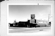 512-514 W WALNUT ST, a Art/Streamline Moderne grocery store/supermarket, built in Green Bay, Wisconsin in 1948.